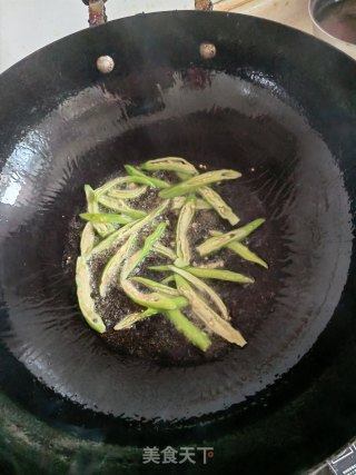 红肠炒白菜的做法步骤：3
