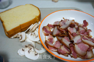 腊肉三明治的做法步骤：1