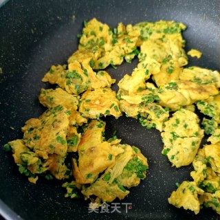 “下饭菜”韭苔滑蛋的做法步骤：11