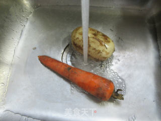 胡萝卜芹菜炒莲藕的做法步骤：4