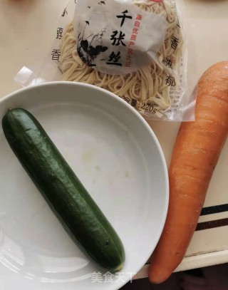 酸辣三丝的做法步骤：1
