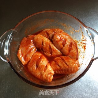 奥尔良烤鸡翅的做法步骤：2