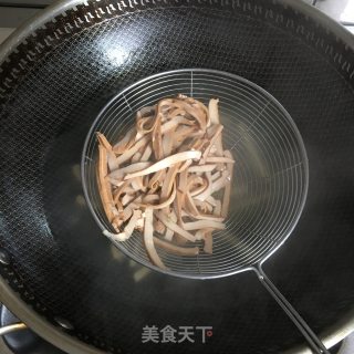 香干拌苦瓜的做法步骤：5