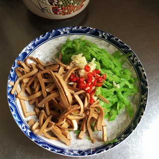 香干拌苦瓜的做法步骤：7