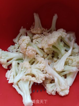 五花肉炒花菜的做法步骤：2