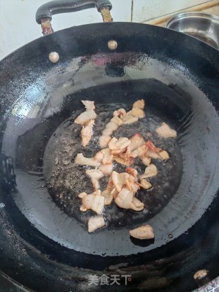 五花肉炒花菜的做法步骤：3