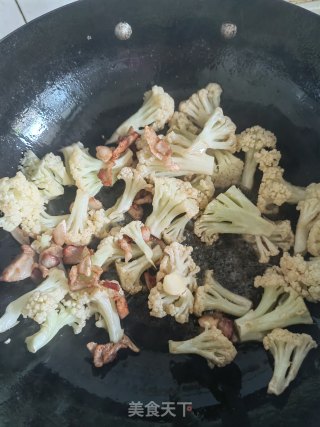 五花肉炒花菜的做法步骤：5