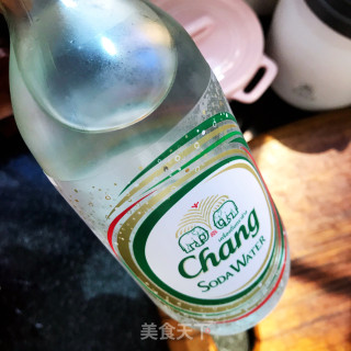 火龙果气泡水的做法步骤：1