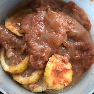 鸡胸肉煎蛋手抓饼的做法步骤：2