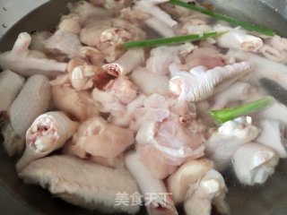 鸡爪鸡腿煲的做法步骤：3