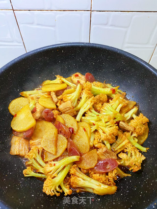 干锅花菜土豆片的做法步骤：7
