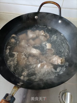 照烧排骨的做法步骤：1