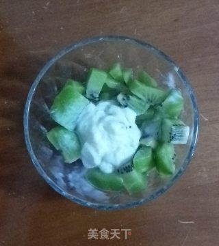 猕猴桃冰淇淋碗的做法步骤：2
