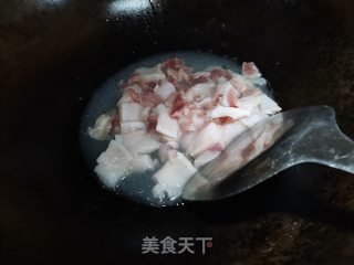 白薯烧肉的做法步骤：2