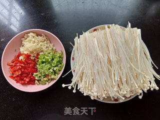 蒜蓉金针菇的做法步骤：1