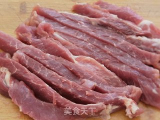 里脊肉卷饼的做法步骤：1