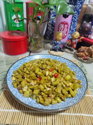 辣豆瓣肉末炒酸豆角的做法步骤：9