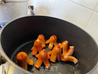 香肠意粉的做法步骤：5