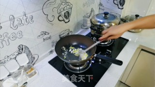 韭菜炒鸡蛋的做法步骤：4