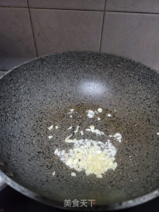 蒜末炒西兰花的做法步骤：3