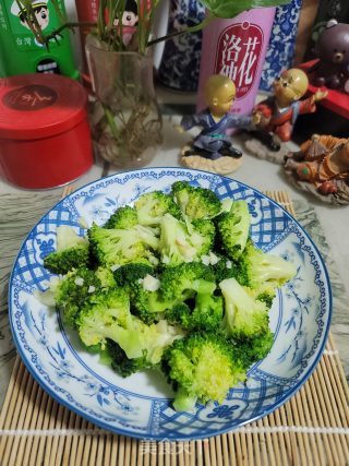 蒜末炒西兰花的做法步骤：6