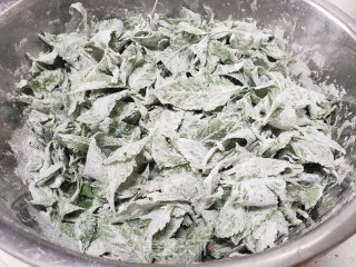 蒸灰圪针的做法步骤：5