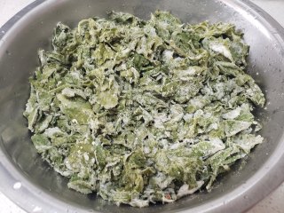 蒸灰圪针的做法步骤：8
