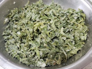 蒸灰圪针的做法步骤：10