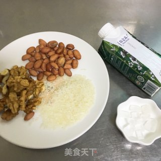 核桃花生露的做法步骤：1