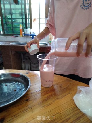 粒粒西瓜奶昔的做法步骤：5