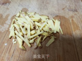 芝麻炒线椒笋子的做法步骤：4