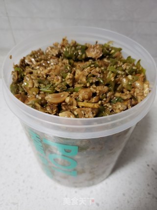芝麻炒线椒笋子的做法步骤：10