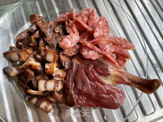 窝蛋腊味饭的做法步骤：1