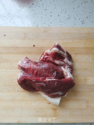 清炖羊肉汤的做法步骤：1