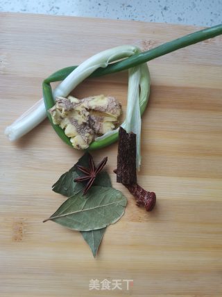 清炖羊肉汤的做法步骤：4