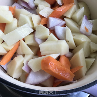 三汁鸡翅鲜虾焖锅的做法步骤：7