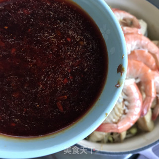 三汁鸡翅鲜虾焖锅的做法步骤：11