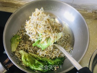 炝拌扁豆芽的做法步骤：3