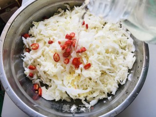 酸辣绿甘蓝的做法步骤：4