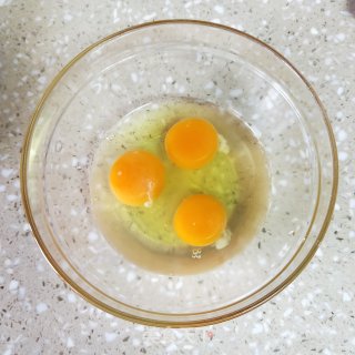 榨菜鸡蛋羹的做法步骤：2