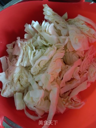 五花肉炒白菜的做法步骤：1