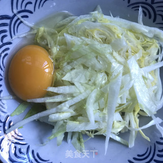低脂生菜鸡蛋饼的做法步骤：3