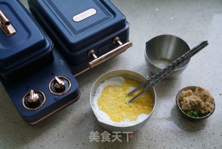 葱花肉松华夫饼的做法步骤：2