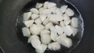 干锅芋头鲍鱼仔的做法步骤：3