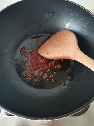 香辣牛肉炖土豆的做法步骤：3