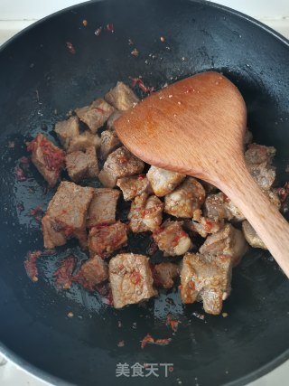 香辣牛肉炖土豆的做法步骤：4