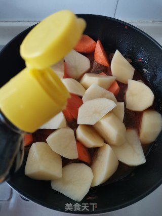 香辣牛肉炖土豆的做法步骤：8