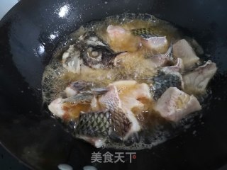 一家人的下饭酸辣鱼的做法步骤：3