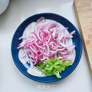 土鸡蛋洋葱的做法步骤：1