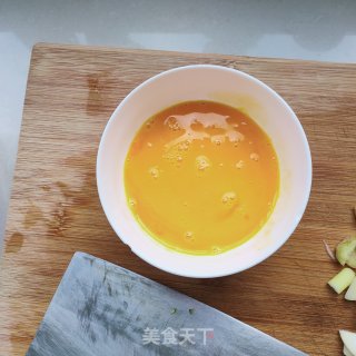 土鸡蛋洋葱的做法步骤：2